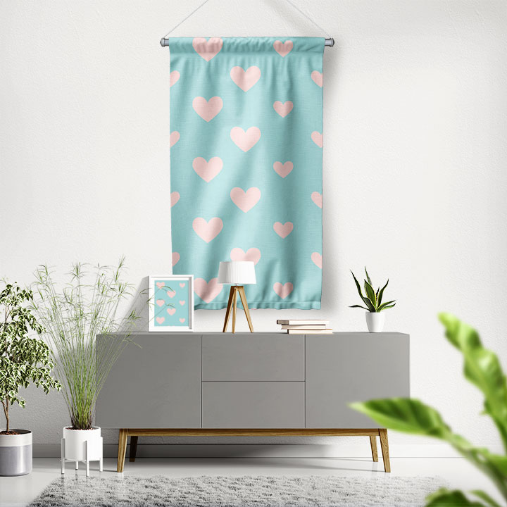 Pastel Kalp Desenli Romantik Duvar Flaması 4562