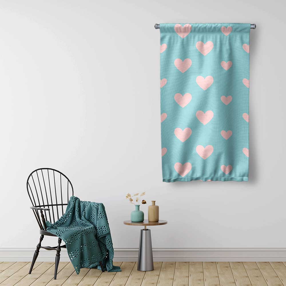 Pastel Kalp Desenli Romantik Duvar Flaması 4562