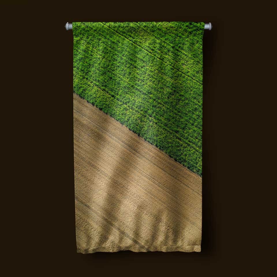 Yeşil ve Toprak Tonlu Tarla Desenli Duvar Flaması 4768