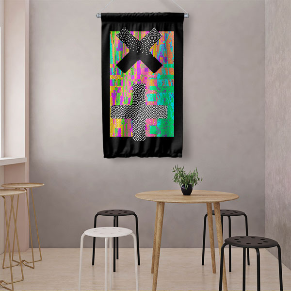 Glitch X ve Artı Sembolleri Dijital Sanat Duvar Flaması 4899