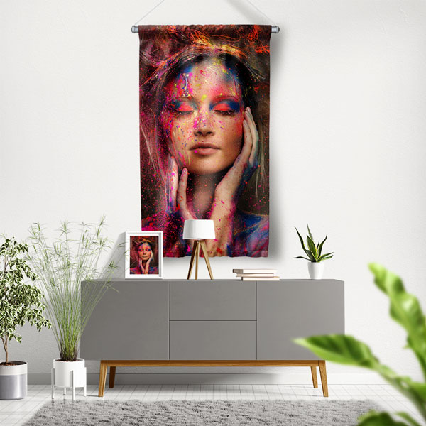 Renkli Makyajlı Kadın Portresi Kuaför Duvar Flaması 5752