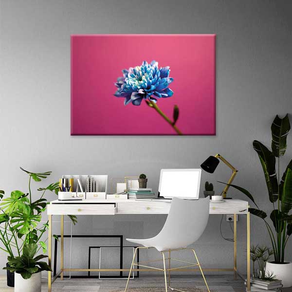 Pembe Zemin Üzerinde Mavi Çiçek Temalı Kanvas Tablo 5208