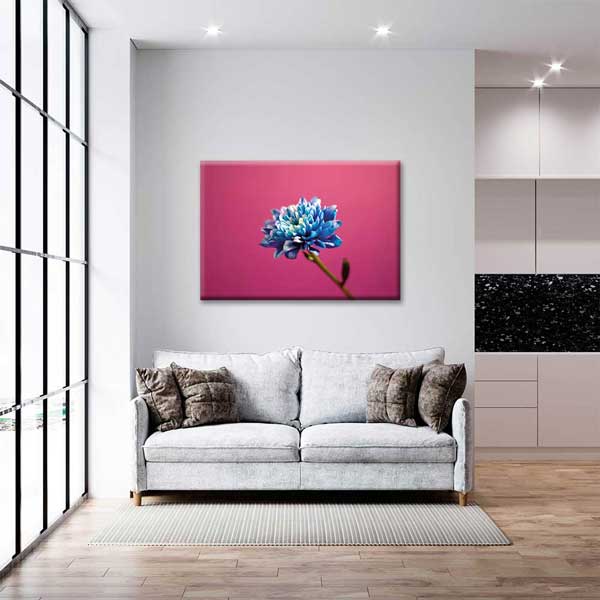 Pembe Zemin Üzerinde Mavi Çiçek Temalı Kanvas Tablo 5208