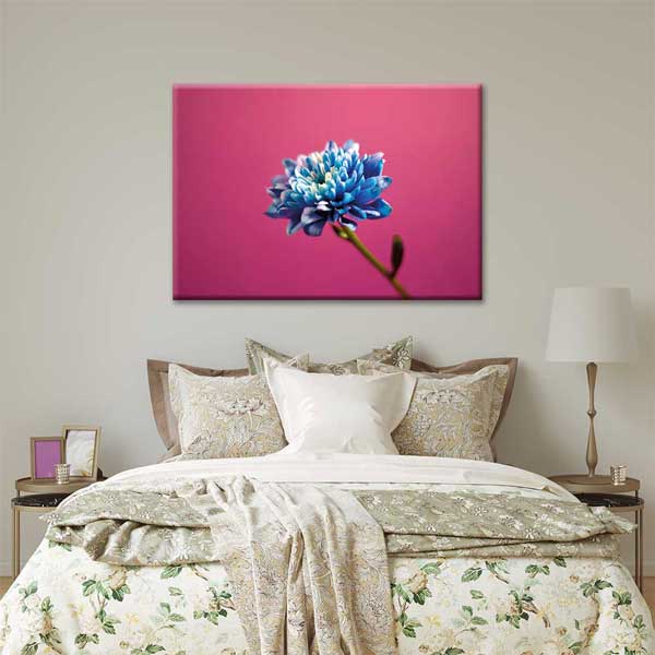 Pembe Zemin Üzerinde Mavi Çiçek Temalı Kanvas Tablo 5208