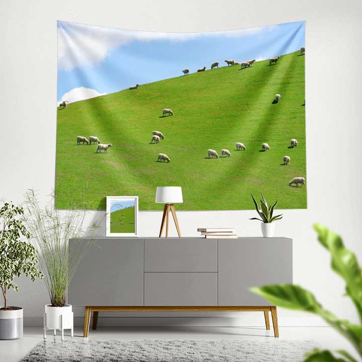 Yeşil Tepede Otlayan Koyunlar Çiftlik Temalı Duvar Örtüsü 4742