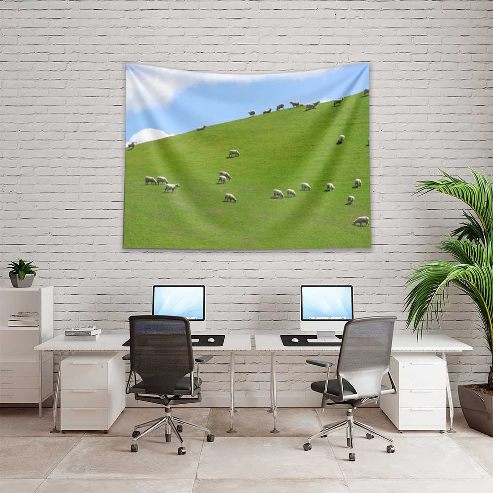 Yeşil Tepede Otlayan Koyunlar Çiftlik Temalı Duvar Örtüsü 4742