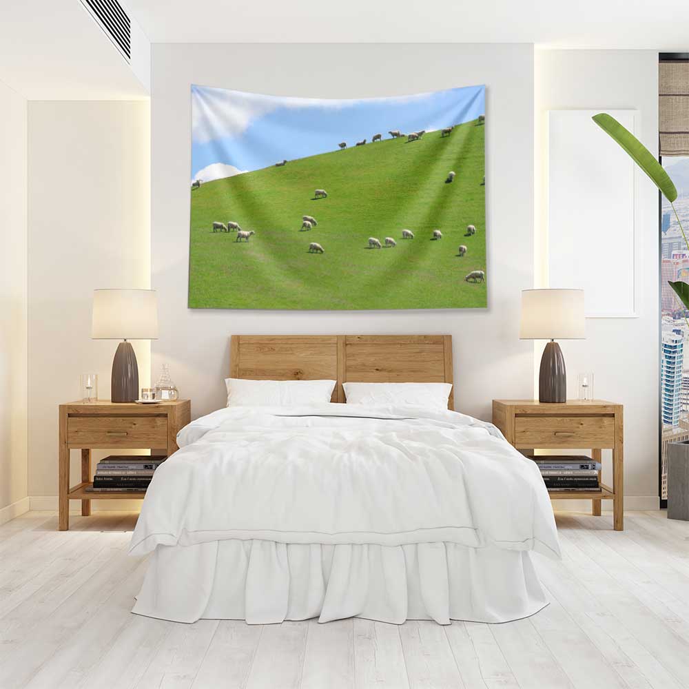 Yeşil Tepede Otlayan Koyunlar Çiftlik Temalı Duvar Örtüsü 4742