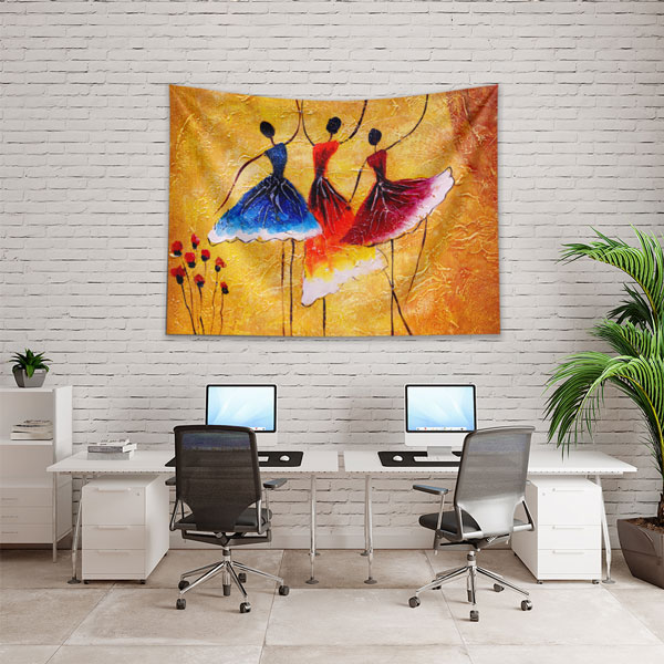 Altın Zeminde Üç Dansçı Figürü Temalı Sanatsal Duvar Örtüsü 5082