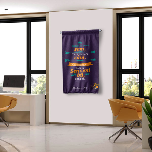 Hacı Bayram-ı Veli "Sen Seni Bil" Şiirli Duvar Flaması - Edebi Kumaş Baskı 8020