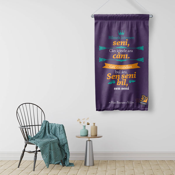 Hacı Bayram-ı Veli "Sen Seni Bil" Şiirli Duvar Flaması - Edebi Kumaş Baskı 8020