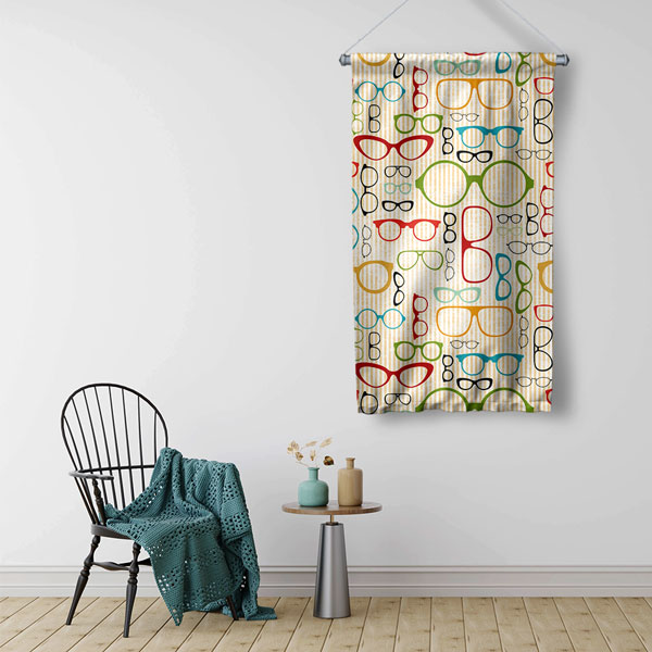 Renkli Gözlük Desenli Dekoratif Duvar Flaması 8206