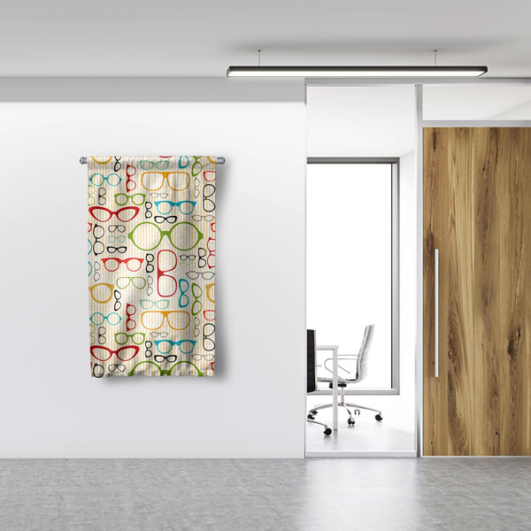 Renkli Gözlük Desenli Dekoratif Duvar Flaması 8206