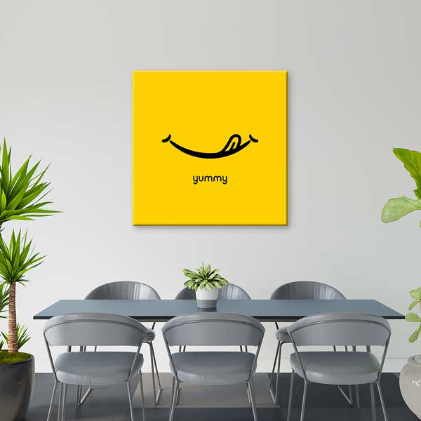 Yummy Yazılı Minimalist Gülümseme Temalı Modern Mutfak Sanatı Kanvas Tablo – 12282