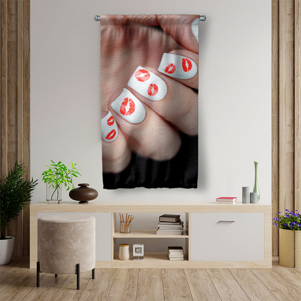 Kırmızı Dudak Desenli Nail Art Temalı Kuaför Duvar Flaması Kumaş Baskı 5764