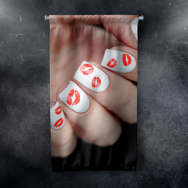 Kırmızı Dudak Desenli Nail Art Temalı Kuaför Duvar Flaması Kumaş Baskı 5764