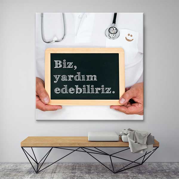 "Biz, Yardım Edebiliriz." Doktor Mesajlı Duvar Tablosu – 1825
