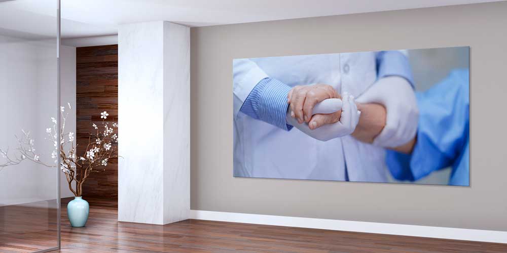 Doktor ve Hasta El Ele Güven Temalı Duvar Dekoru  12674