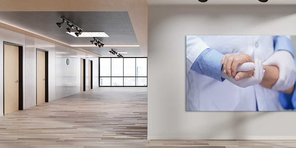 Doktor ve Hasta El Ele Güven Temalı Duvar Dekoru  12674