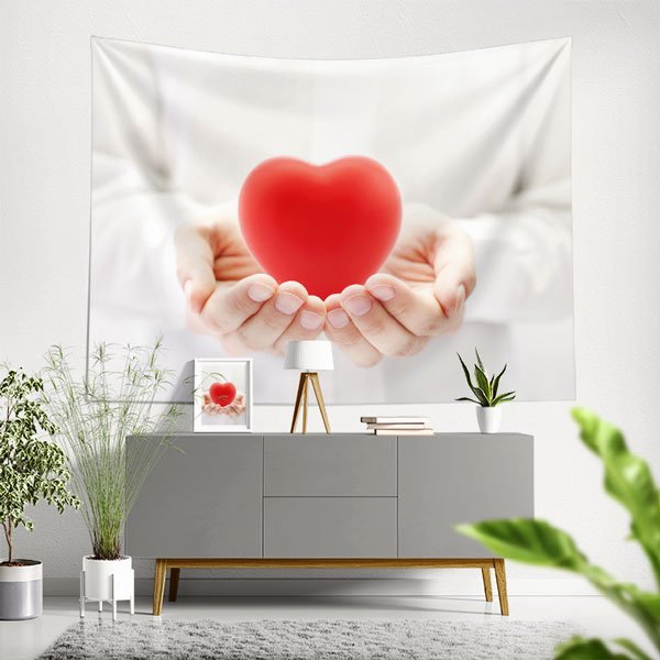healty-clinic-wall-art-decor-8364-00 Ellerde Kalp Temalı Duvar Örtüsü 8364