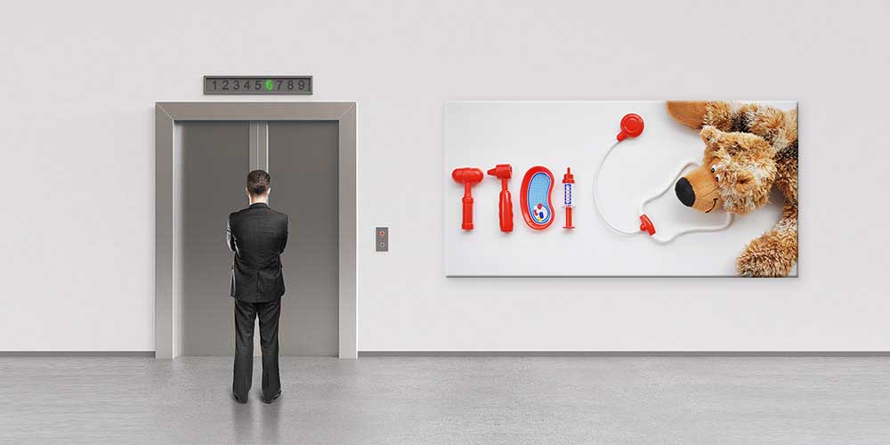 Oyuncak Tıbbi Aletler ve Ayıcık Temalı Çocuk Hastane Posteri  12676