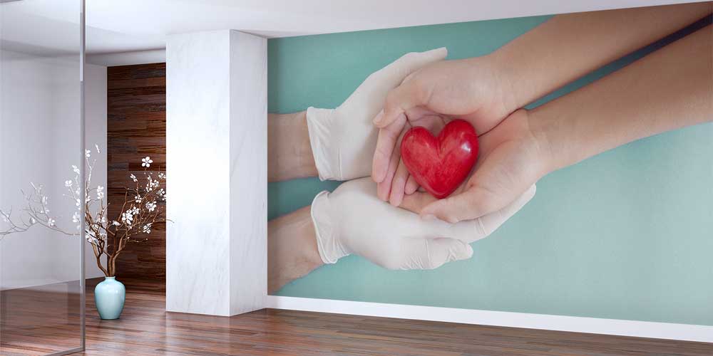 Ellerde Tutulan Kalp Temalı Duvar Giydirme 12648