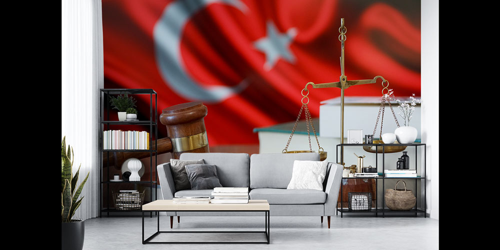 Türk Bayraklı Hakim Tokmağı ve Adalet Terazisi Duvar Kağıdı – Hukuk Büroları için Tasarım 5287