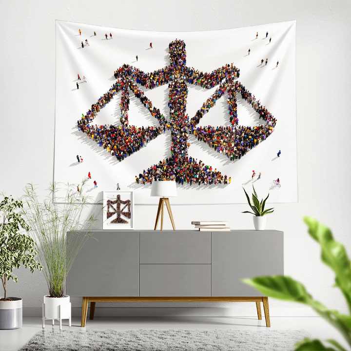 hukuk-ofis-duvar-dekoru-5299-00 İnsan Figürleriyle Adalet Terazisi Duvar Örtüsü – Hukuk Büroları için Kumaş Baskı 5299