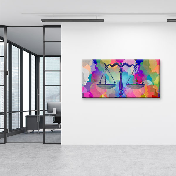 hukuk-ofis-tablo-5272-07 Renkli Siluetler Üzerinde Adalet Terazisi Kanvas Tablo – 5272