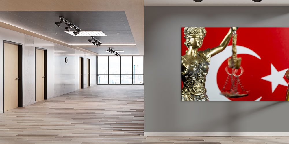 Türk Bayraklı Lady Justice Temalı Büyük Ebat Duvar Dekoru 7874