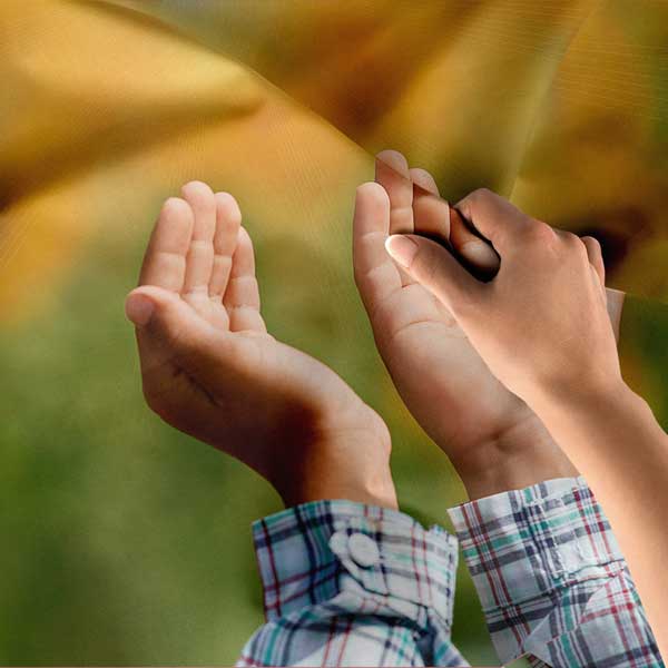 Dua Eden Çocuk Duvar Örtüsü 10534