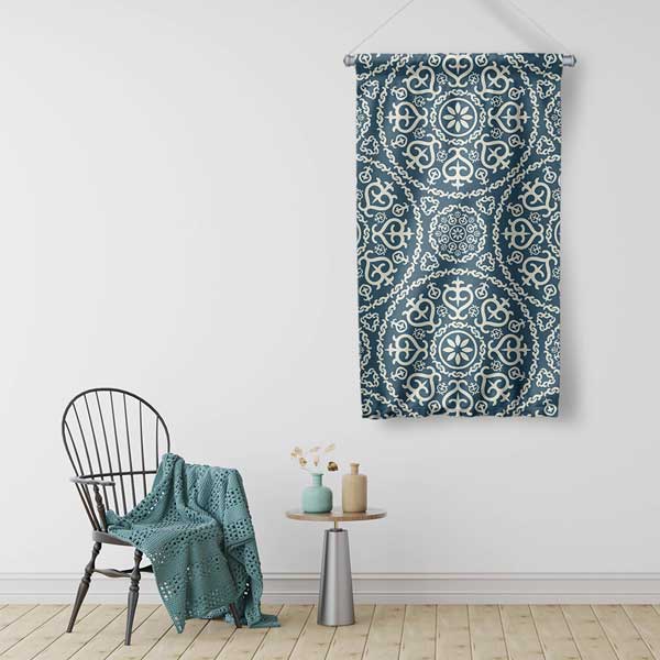 Mavi-Beyaz Geleneksel Desenli Duvar Flaması 10651