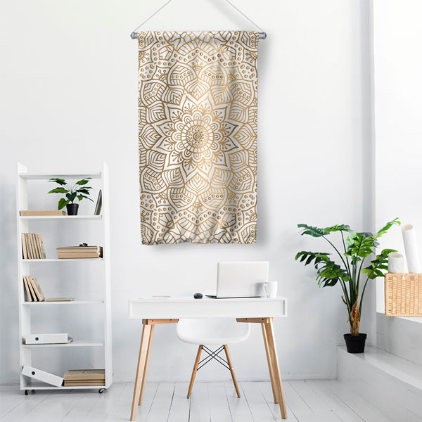 Altın Renkli Mandala Desenli Duvar Flaması 10647