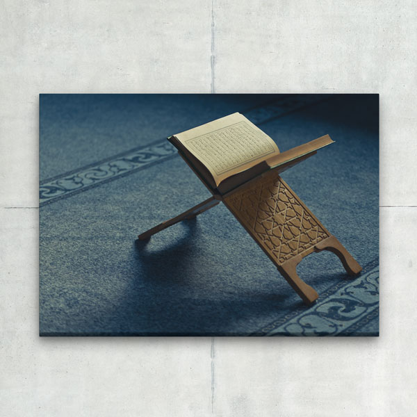 Ahşap Rahle Üzerinde Kur’an-ı Kerim Tasarımlı Kanvas Duvar Tablosu – 10896