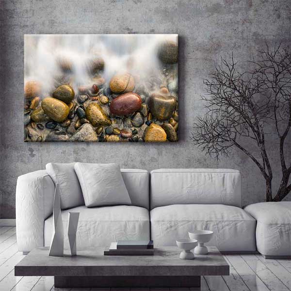 Dalgalar Arasında Renkli Çakıl Taşları Deniz Temalı Duvar Tablosu 4573