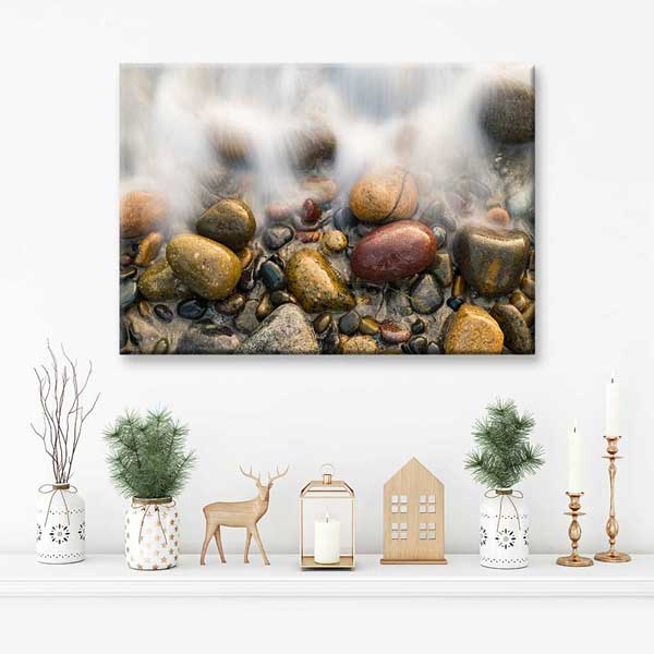 Dalgalar Arasında Renkli Çakıl Taşları Deniz Temalı Duvar Tablosu 4573