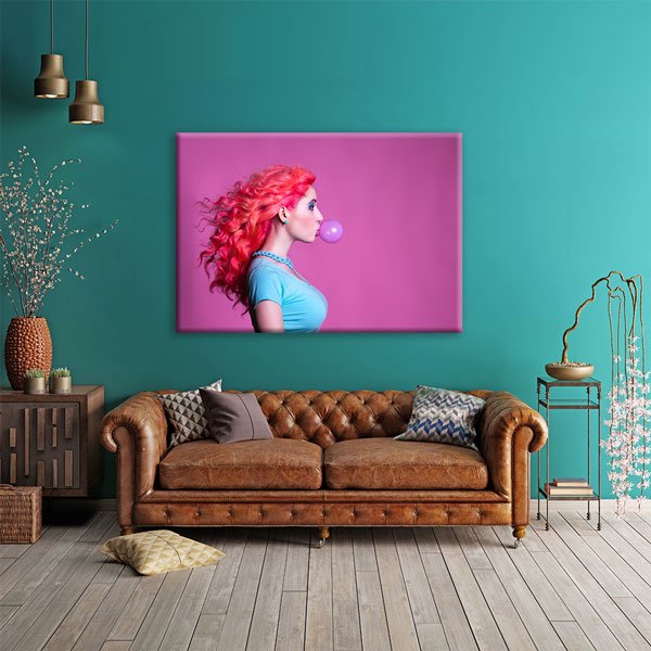 Pembe Arka Planlı Kadın Kuaför Kanvas Tablo – 5635