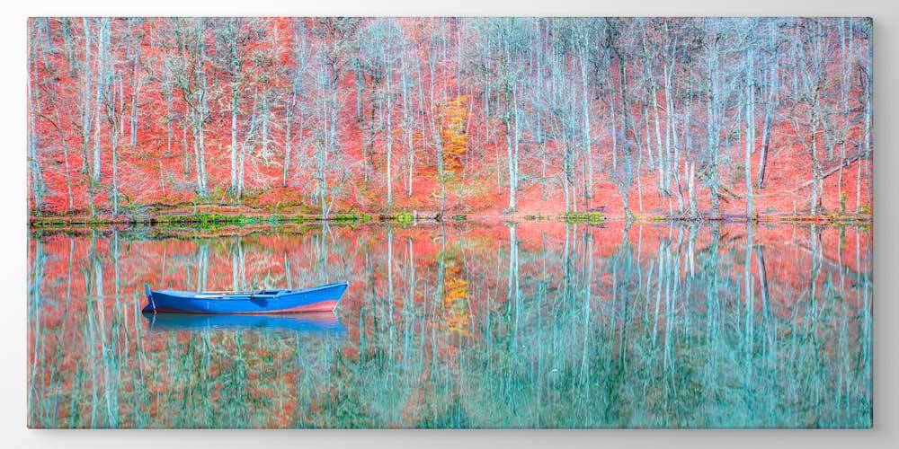 Göl Üzerinde Mavi Kayık ve Sonbahar Yansımaları Panorama Büyük Ebatlı Duvar Dekoru 11955