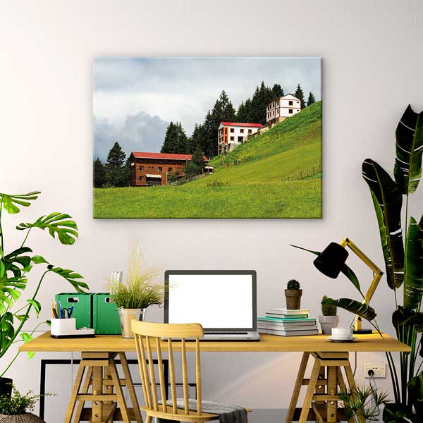Yeşil Yamaçta Dağ Evleri Manzarası Kanvas Tablo 12126