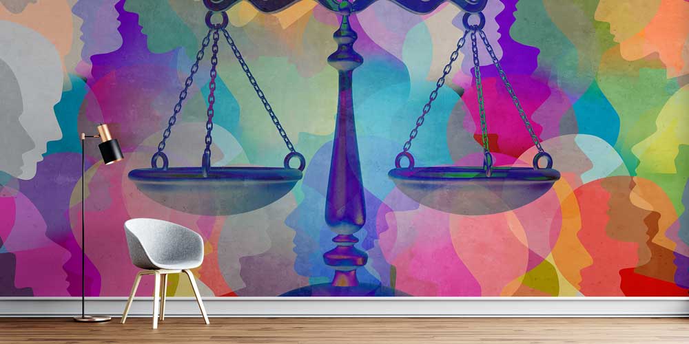 Renkli Siluetler ve Adalet Terazisi Hukuk Duvar Kağıdı – Modern Ofis Tasarımı 5290