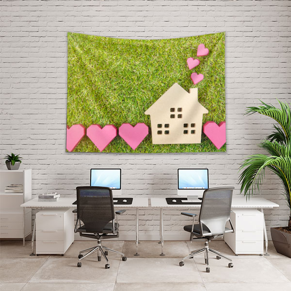 mimari-duvar-dekor-5589-03 Ev ve Kalp Figürlü Yeşil Zemin Duvar Örtüsü Kumaş Baskı 5589