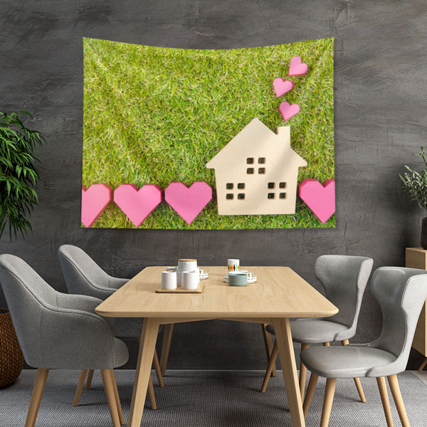 mimari-duvar-dekor-5589-04 Ev ve Kalp Figürlü Yeşil Zemin Duvar Örtüsü Kumaş Baskı 5589