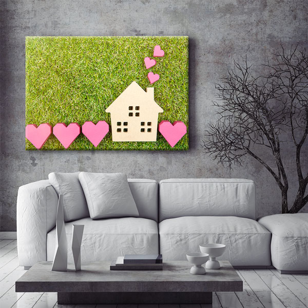Yeşil Zemin Üzerinde Ev ve Kalpler Desenli Kanvas Tablo – 5521