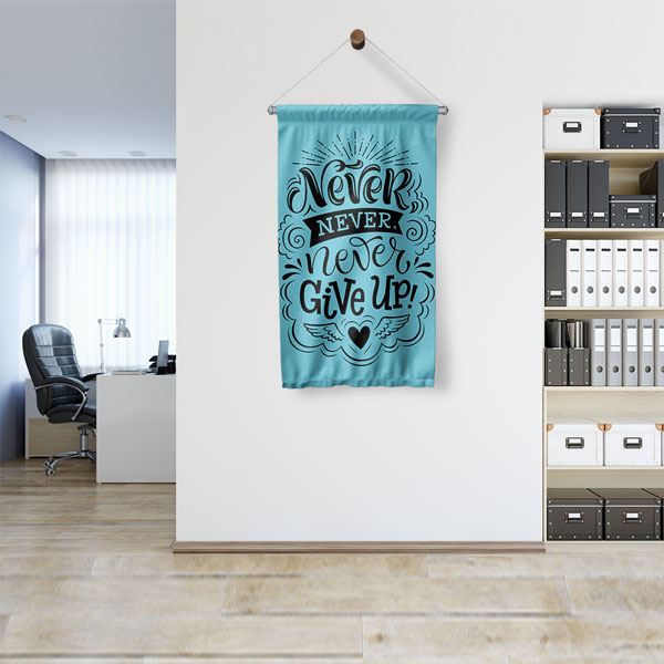 Never Give Up Duvar Flaması 7715