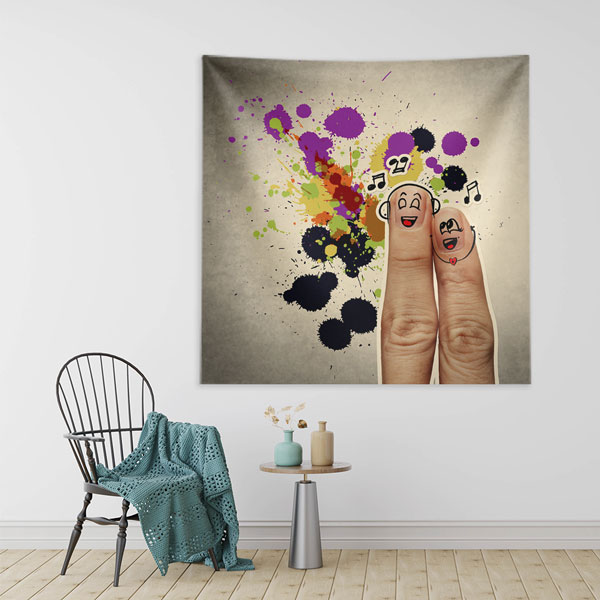 "Music is God" Parmak Karakterleri ve Boya Sıçramaları Duvar Örtüsü 8519