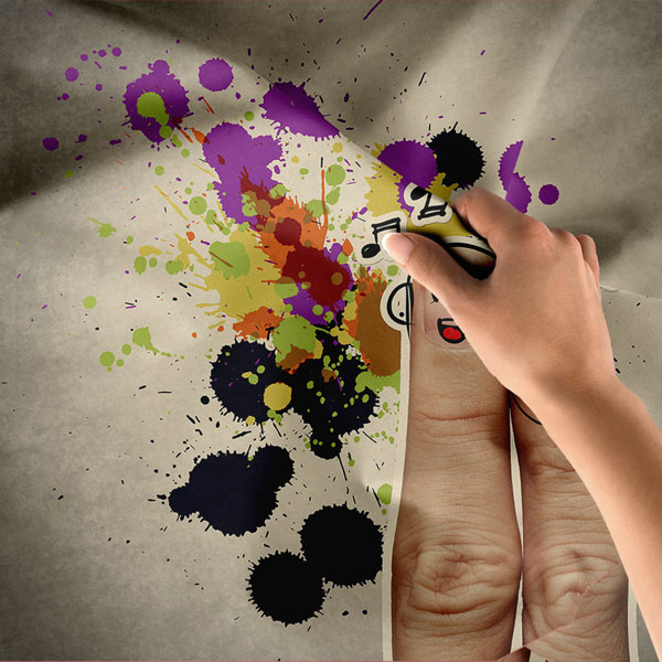 "Music is God" Parmak Karakterleri ve Boya Sıçramaları Duvar Örtüsü 8519