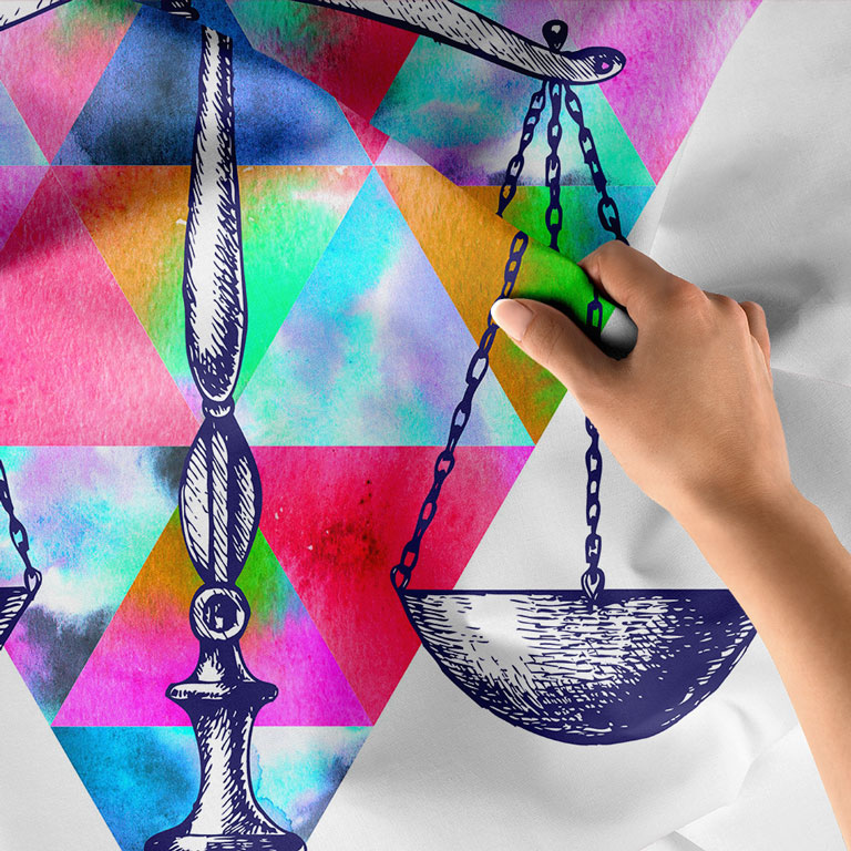 Geometrik Desenli Terazi İllüstrasyonlu Hukuk Temalı Duvar Örtüsü 5304