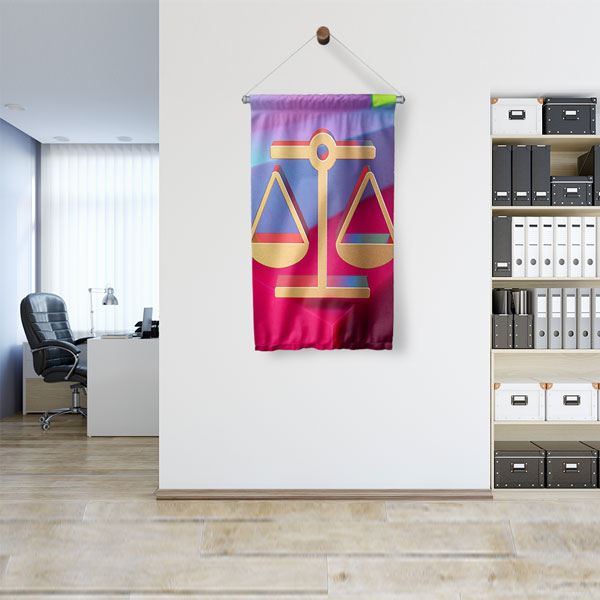 Adalet Terazisi İllüstrasyonlu Hukuk Ofisi Duvar Flaması 5313