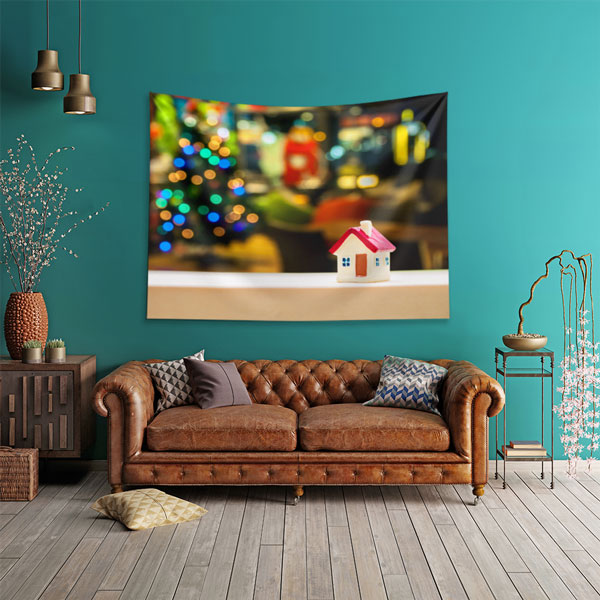 ofis-duvar-ortu-5590-01 Mini Ev Figürlü Renkli Işıklar Temalı Duvar Örtüsü Kumaş Baskı 5590