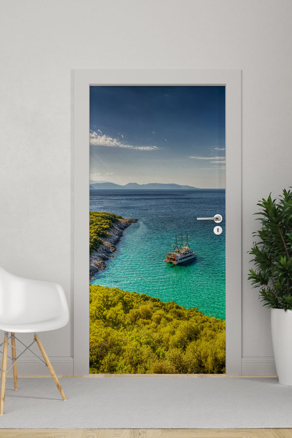 Turkuaz Koy ve Tekne Manzaralı Kapı Giydirme 9710