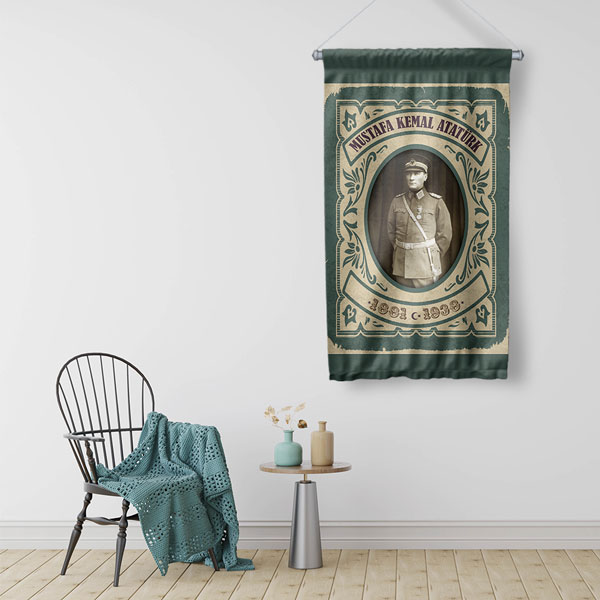 Atatürk Askeri Üniformalı Klasik Desenli Duvar Flaması Kumaş Baskı 8084